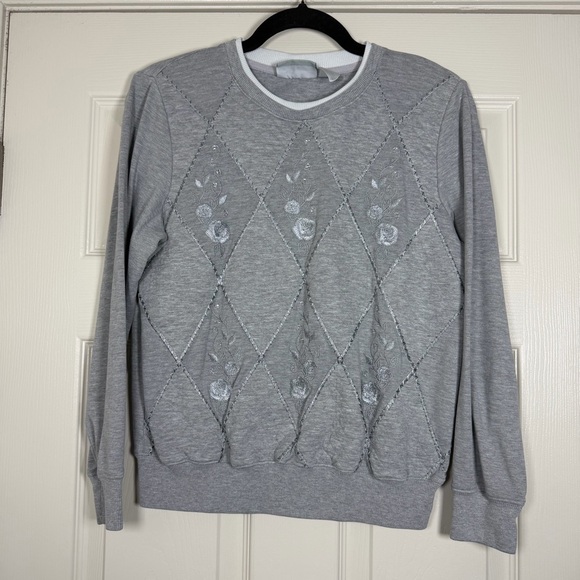 Alfred Dunner Tops - Alfred Dunner Petite Gray Embroidered Quilted Floral Rhinestone Crewneck SP